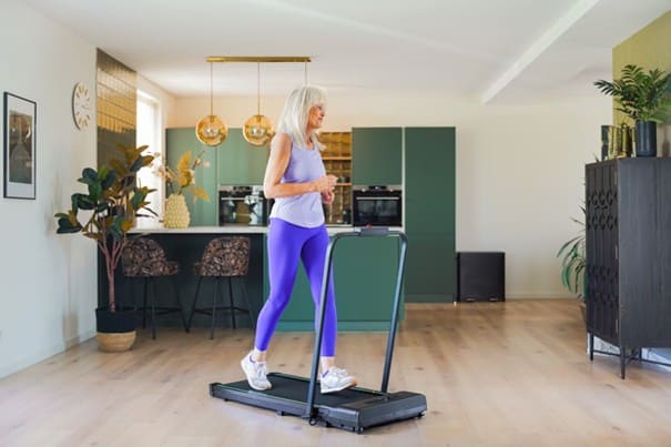 Wie lange dauert es, 10.000 Schritte auf einem Laufband zu machen?